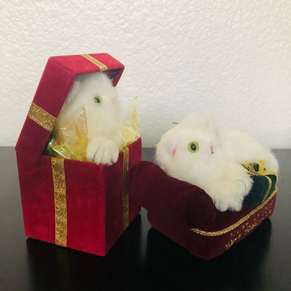Fancy Feast Collectible Cat Christmas Ornaments - Picture 3 of 3